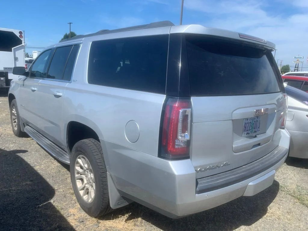 Used 2017 Quicksilver Metallic GMC SLT image 2