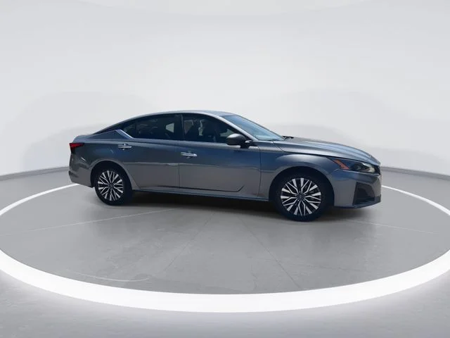 Used 2024 Gray Nissan 2.5 SV image 9