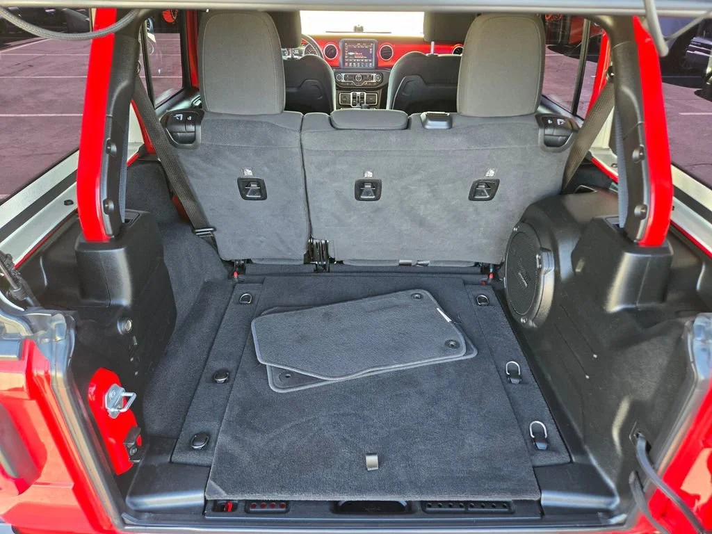 Used 2020 Firecracker Red C Jeep Rubicon image 13