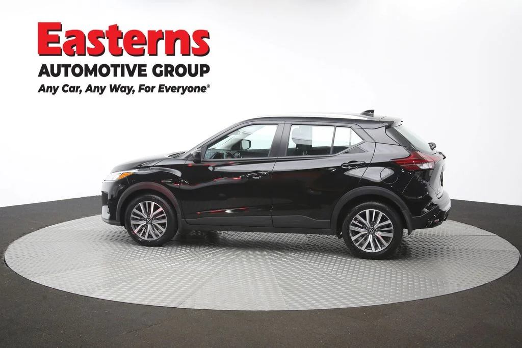 Used 2023 Black Nissan SV image 59