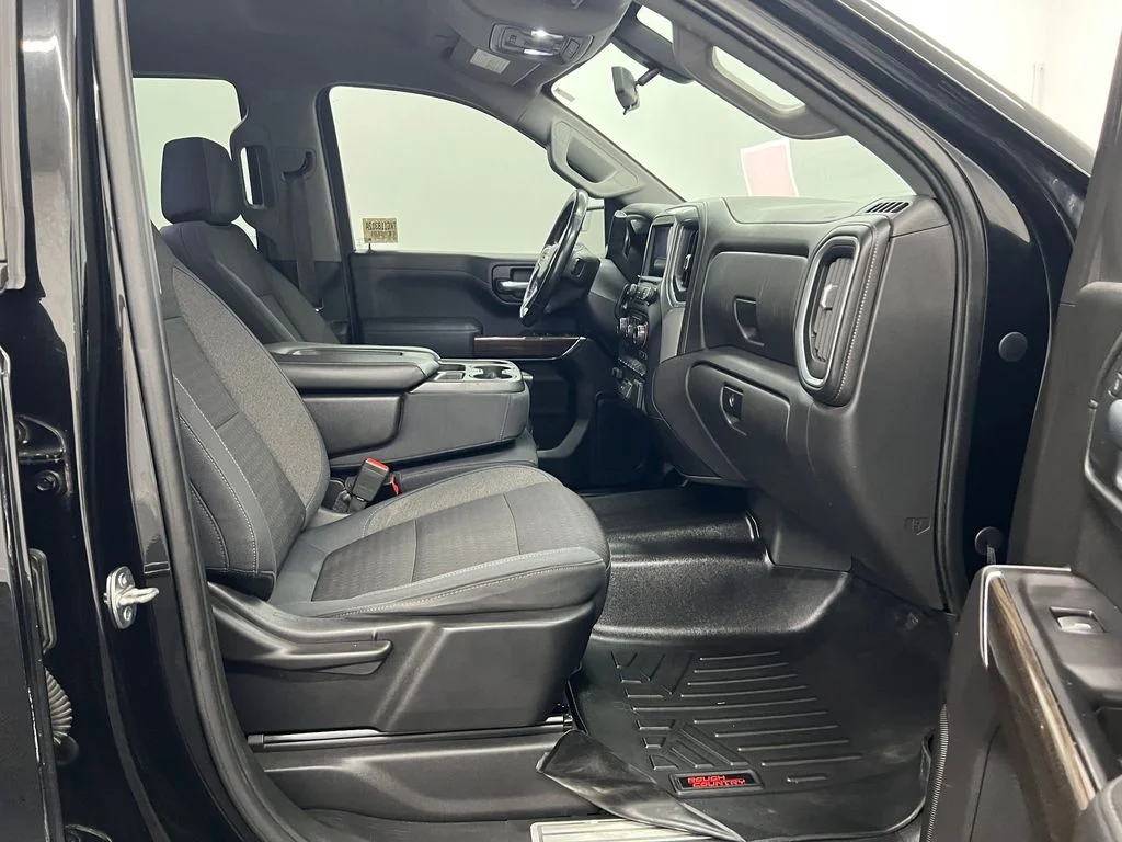Used 2019 Black Chevrolet LT image 24