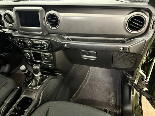 Used 2022 Green Jeep Willys image 20