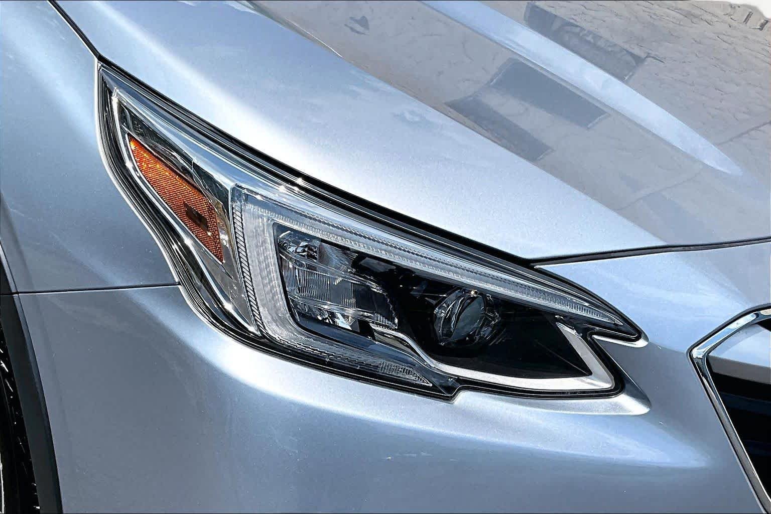 Used 2022 Ice Silver Metallic Subaru Limited image 28