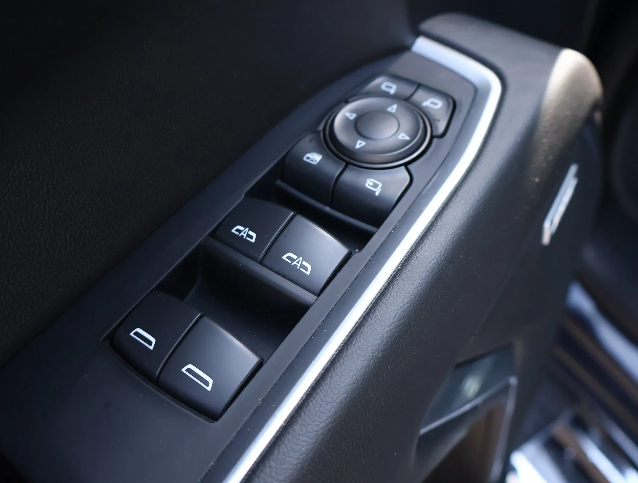 Used 2022 Titanium Rush Metallic GMC SLT image 8