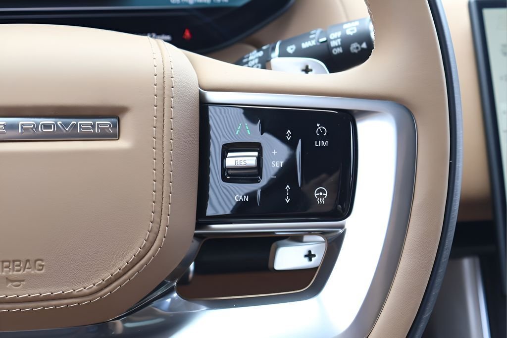 New 2026 Belgravia Green LAND ROVER SE image 20