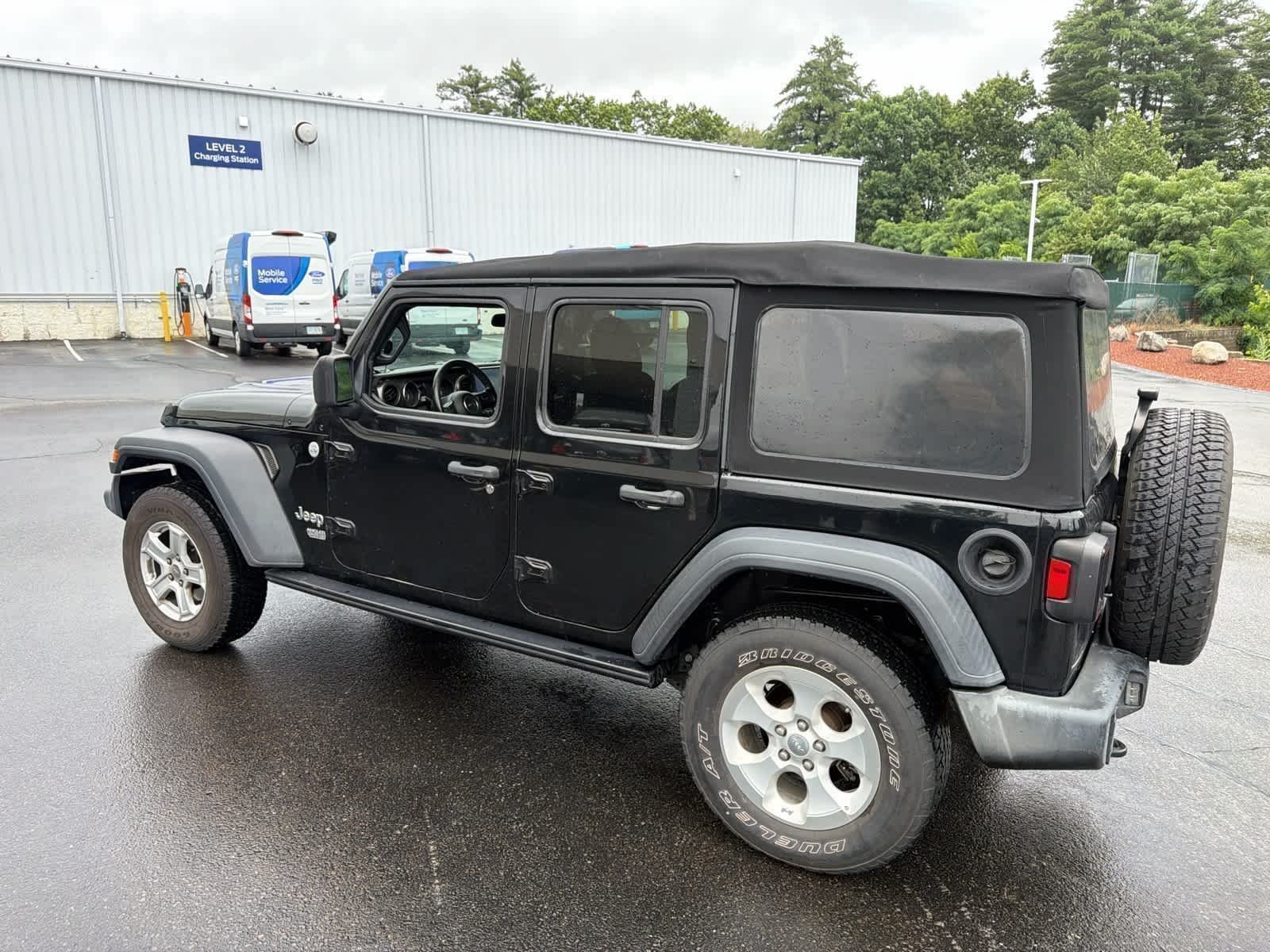Used 2019 Black Clearcoat Jeep Sport S image 9