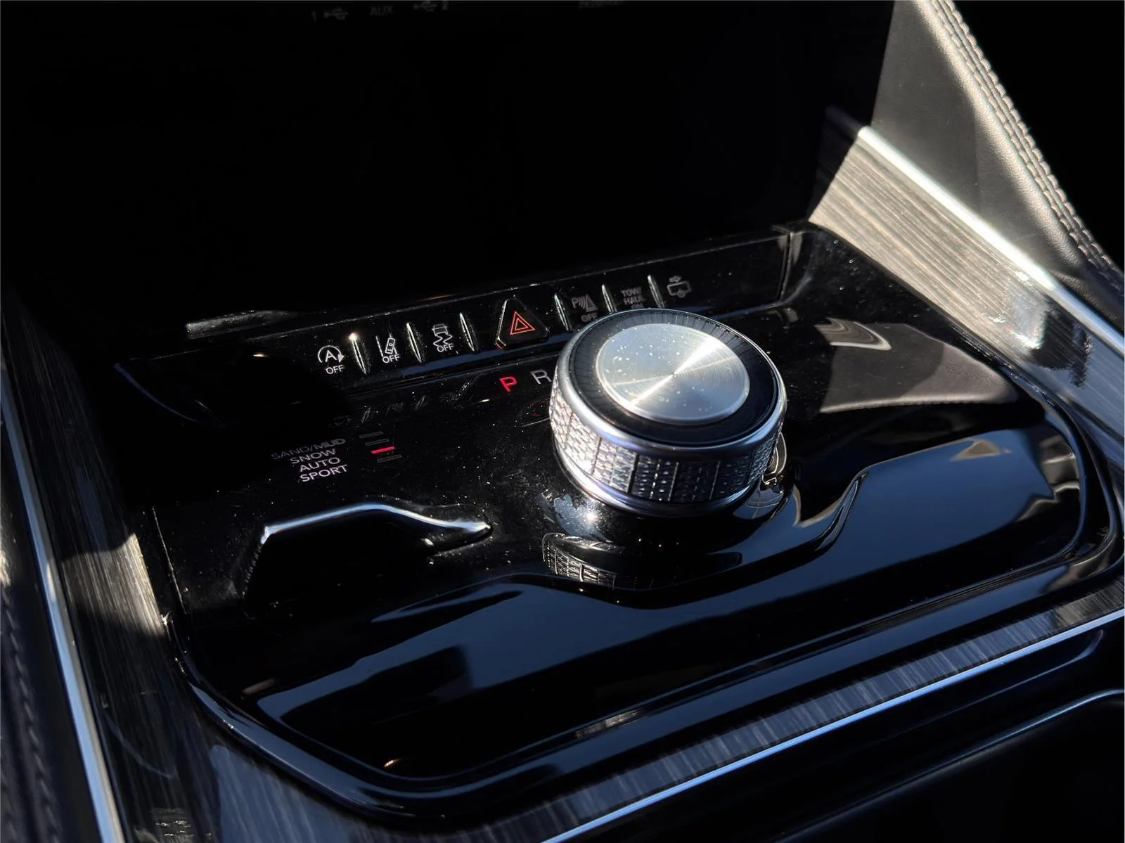Used 2022 Diamond Black Crystal Pearlcoat Jeep Series II image 15