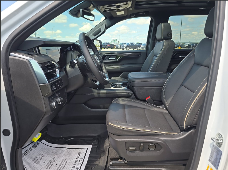 Used 2025 White GMC Elevation image 4