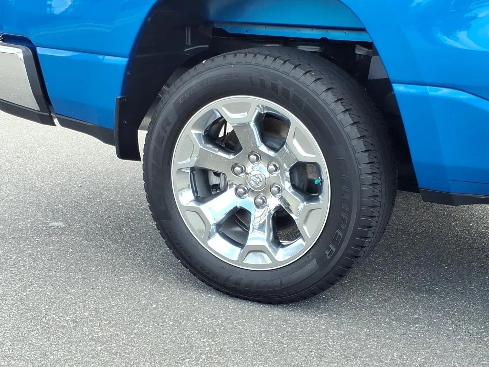 Used 2022 Hydro Blue Pearlcoat Ram Big Horn image 10