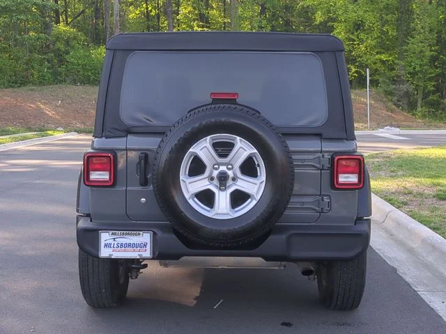 Used 2020 Gray Jeep Sport S image 12