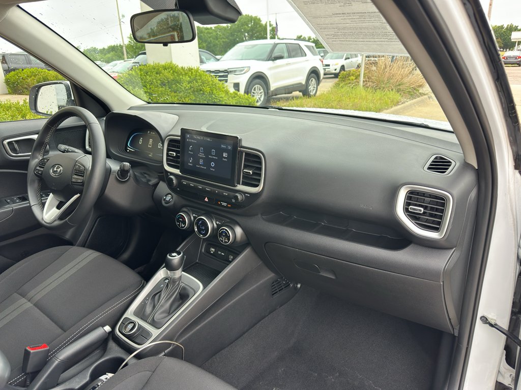 Used 2025 Onyx Black Hyundai SEL image 28