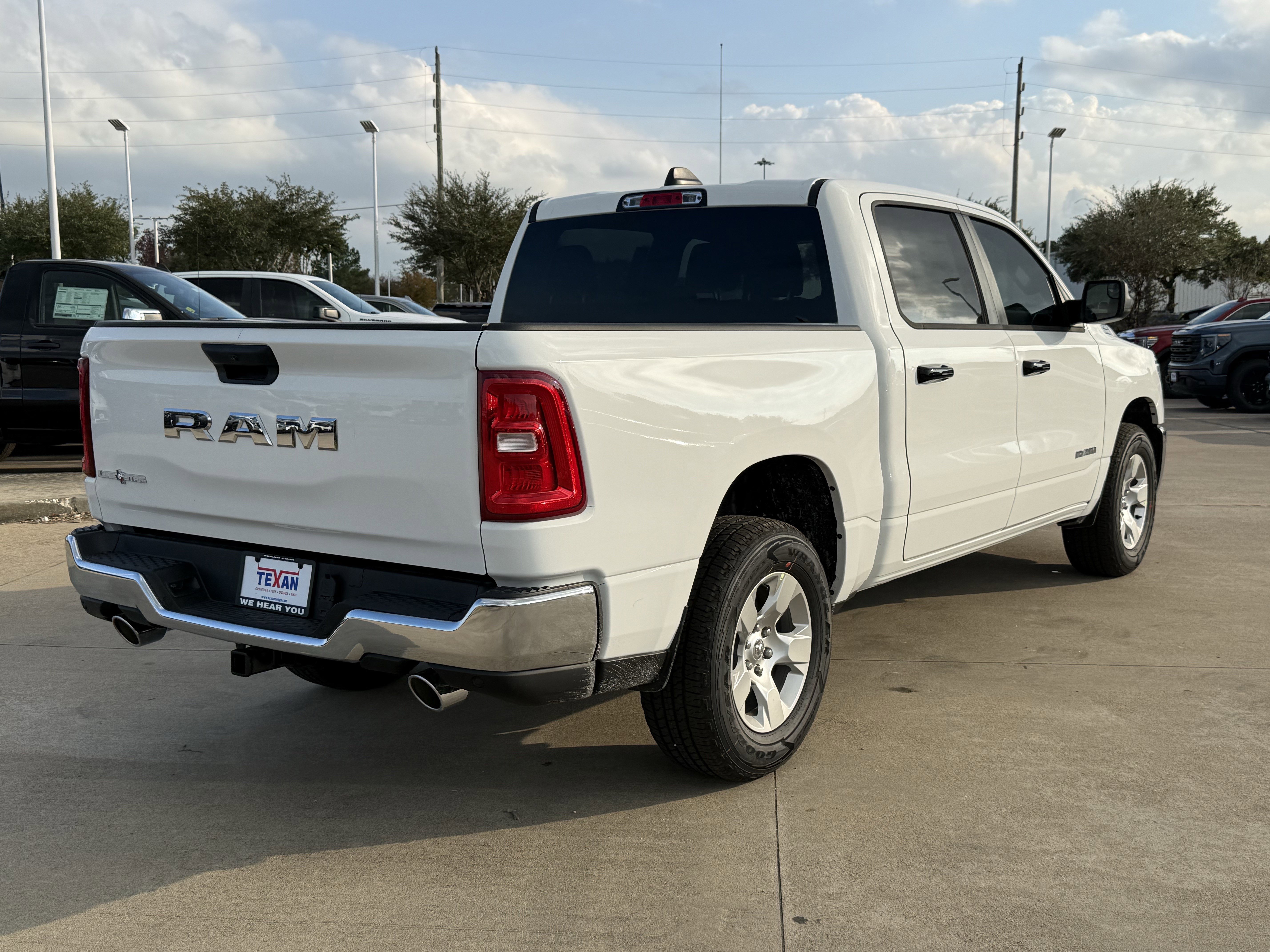 New 2026 Bright White Clear-Coat Exterior Paint RAM Lone Star image 4