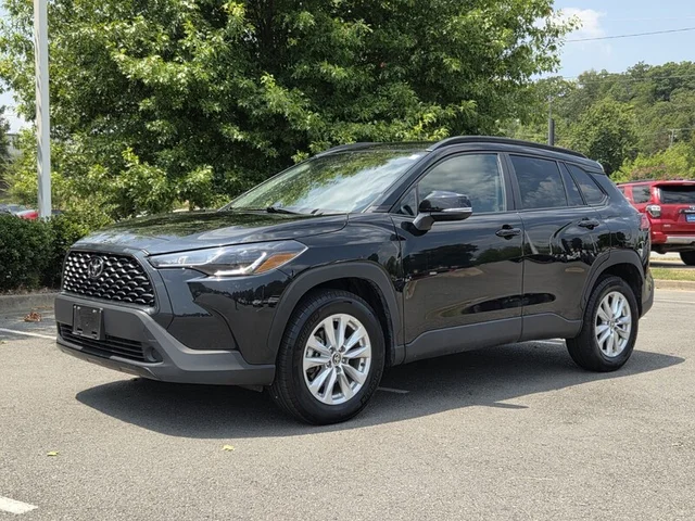 2025 TOYOTA COROLLA CROSS LE