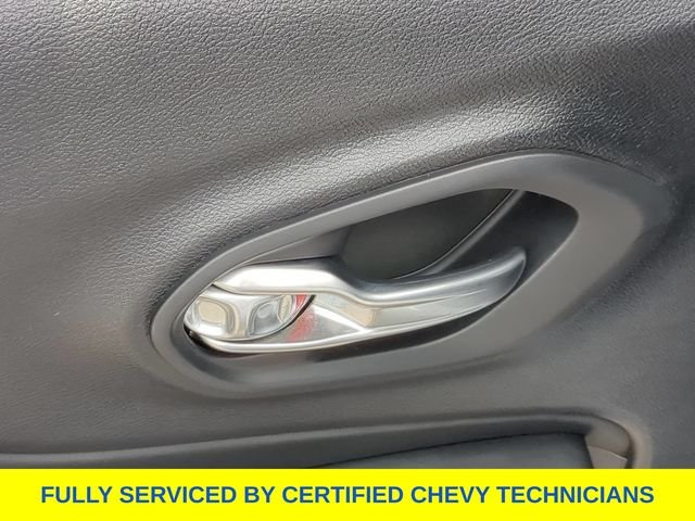 Used 2023 White Jeep Altitude image 37