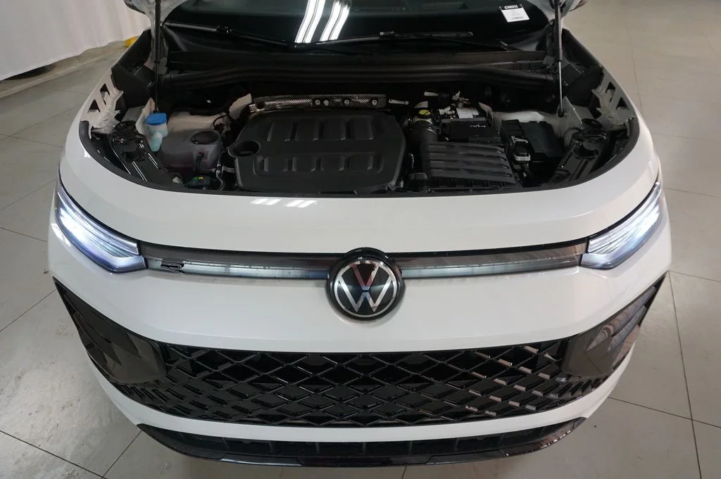 New 2026 White Volkswagen 2.0T SE R-Line Black image 29