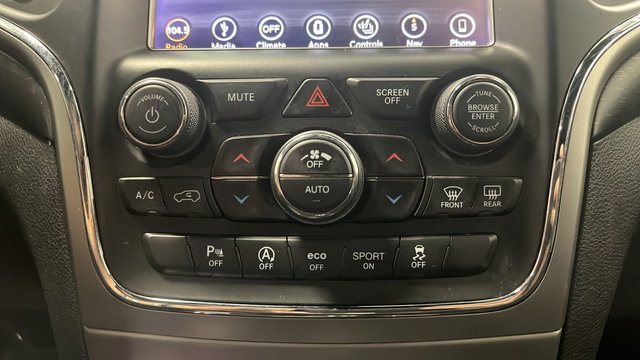Used 2018 Bright White Clearcoat Jeep Altitude image 18