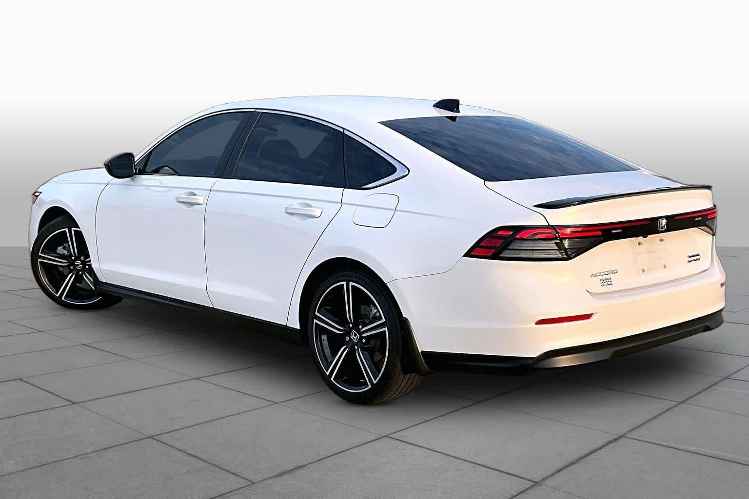 Certified Used 2023 Platinum White Pearl Honda Sport image 11