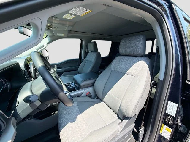 Used 2023 Blue Ford XLT image 11