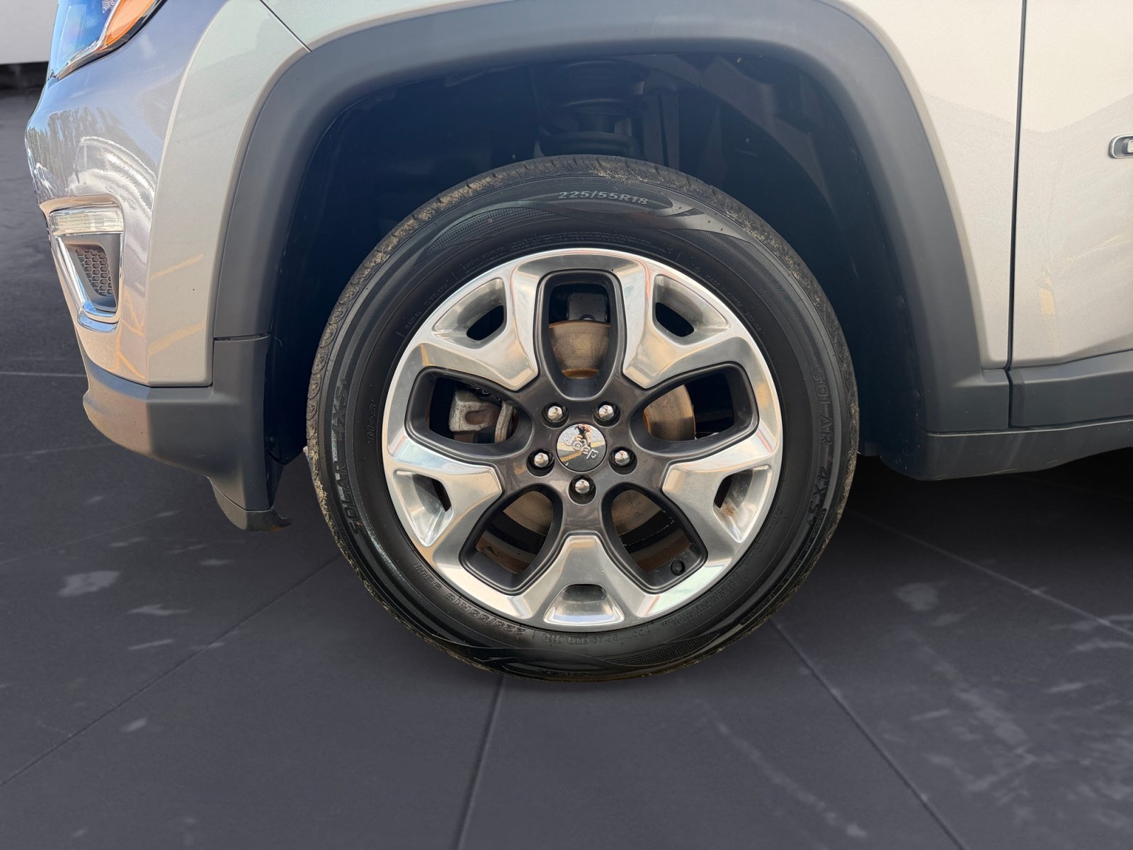 Used 2018 Billet Silver Metallic Clearcoat Jeep Limited image 43