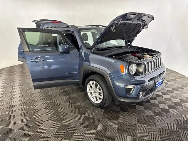Used 2019 Blue Jeep Latitude image 15