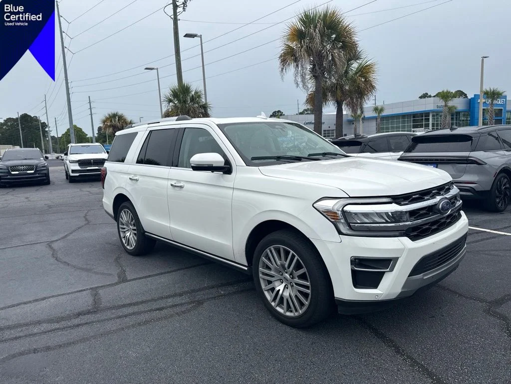 2022 Ford Expedition Limited's photo