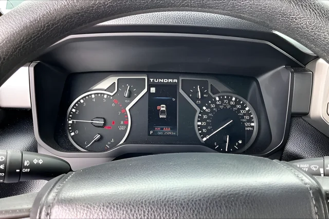 Used 2025  Toyota SR5 image 12