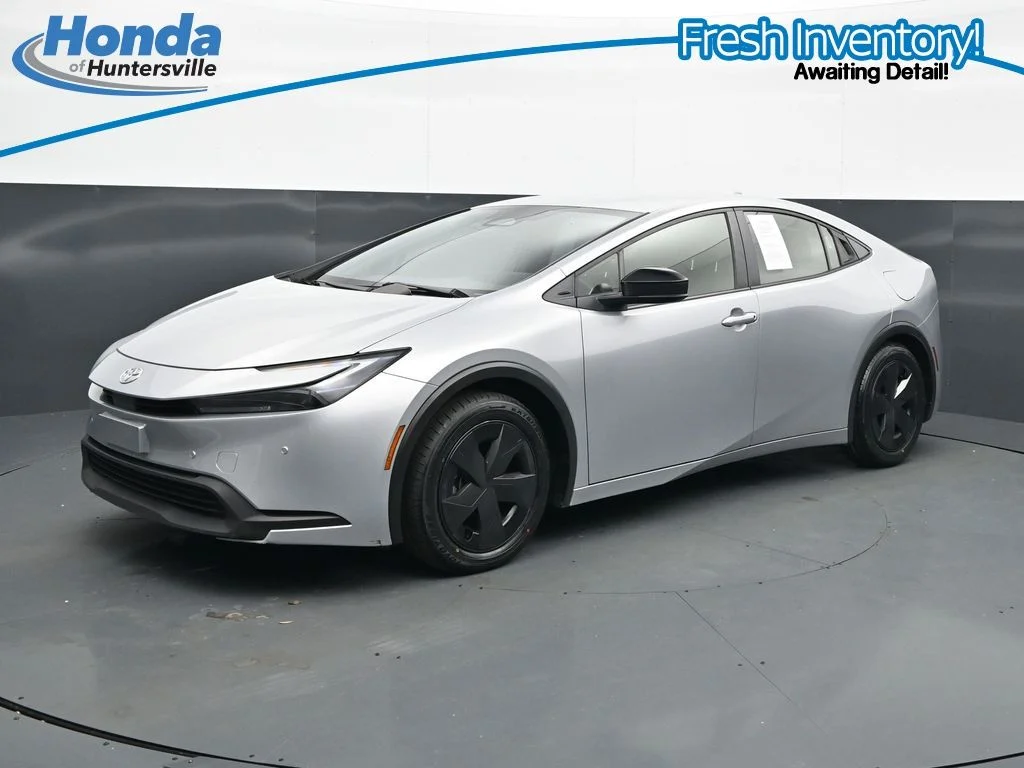 Used 2025 Cutting Edge Toyota LE image 4