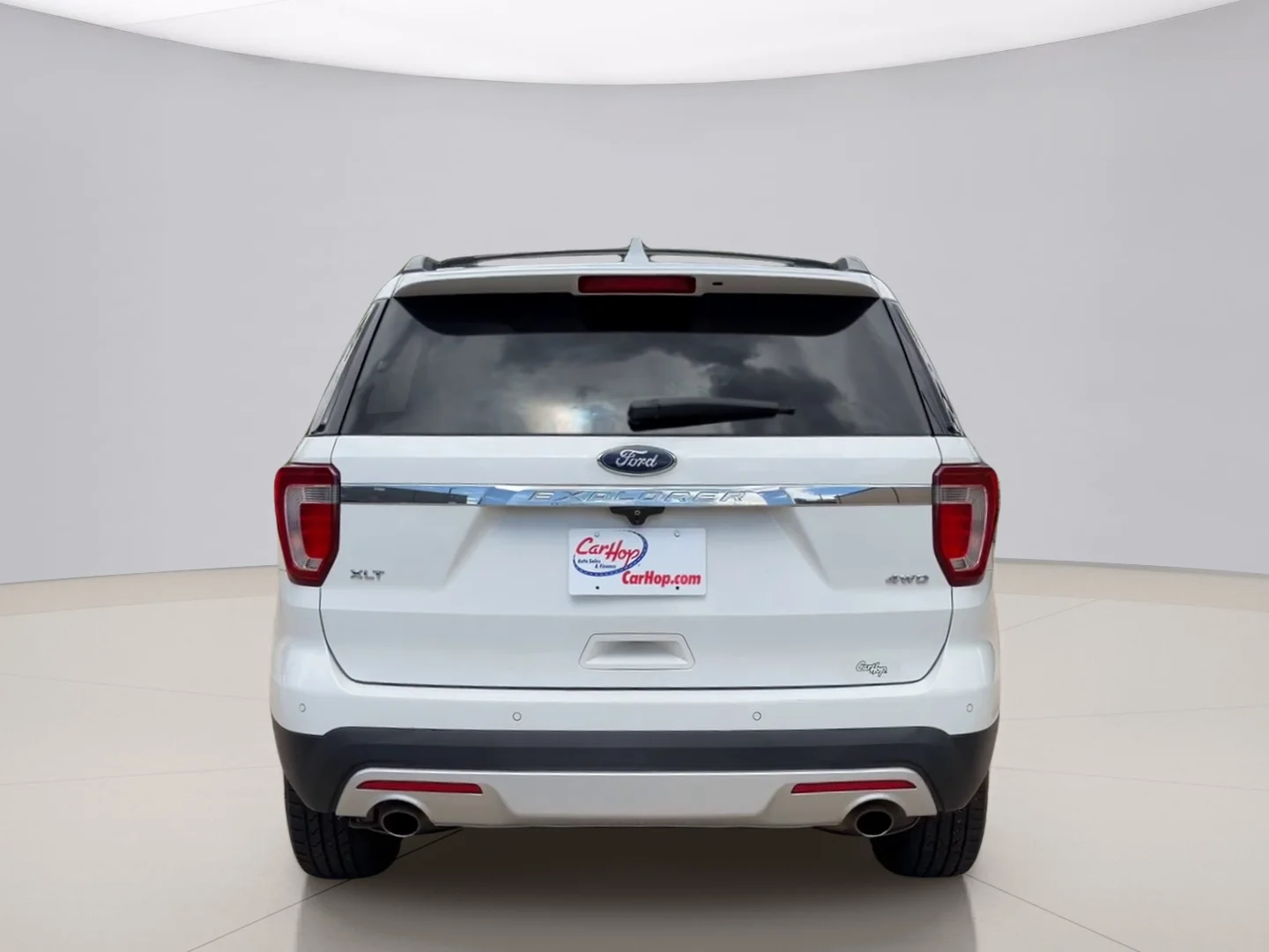 Used 2017 White Ford XLT image 4