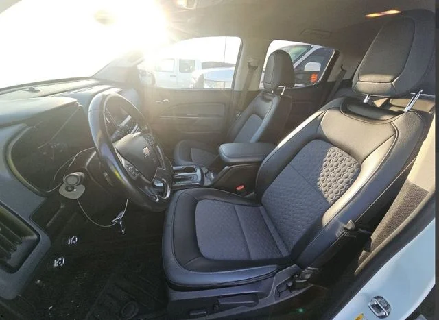 Used 2019 White Chevrolet Z71 image 1
