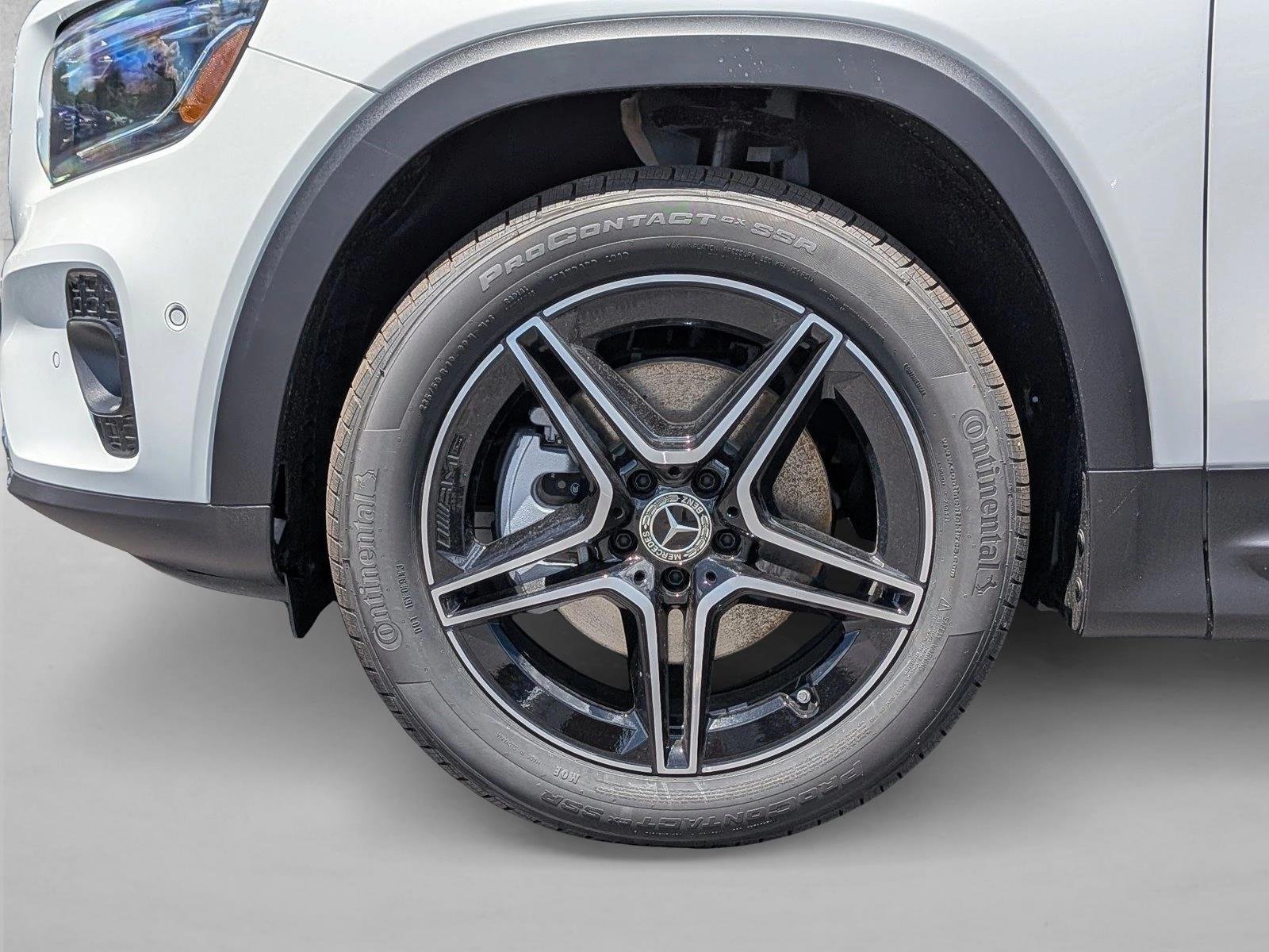 New 2026 Polar White Mercedes-Benz GLB250 image 10