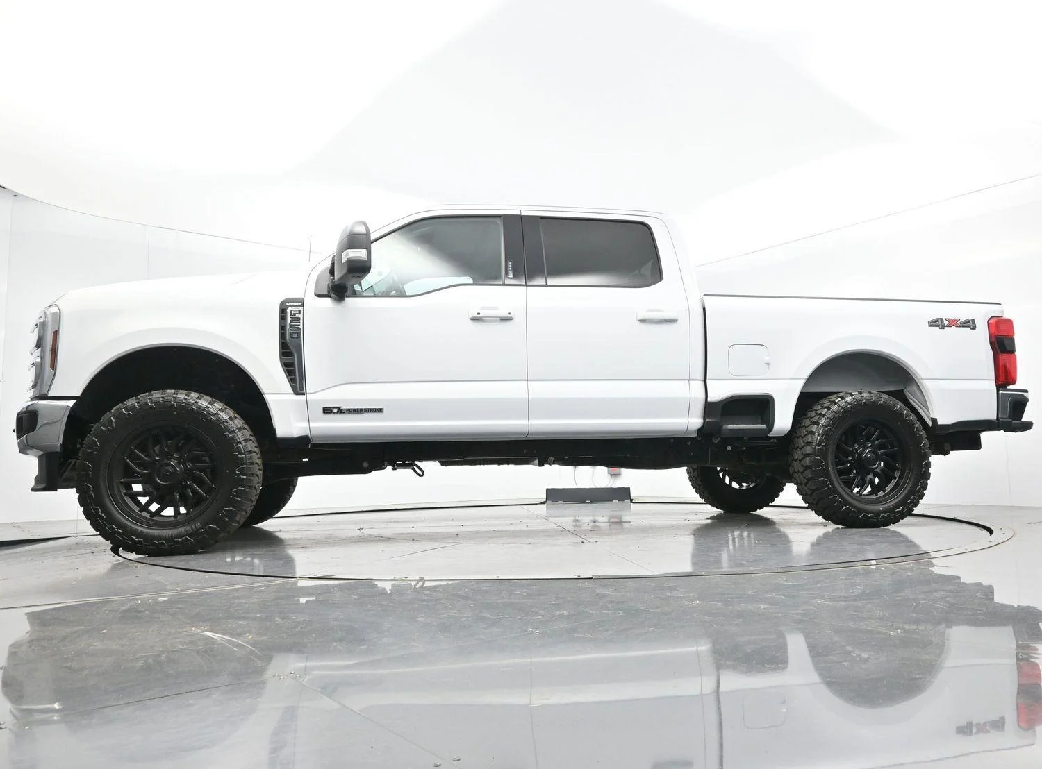 Used 2024 Oxford White Ford LARIAT image 40