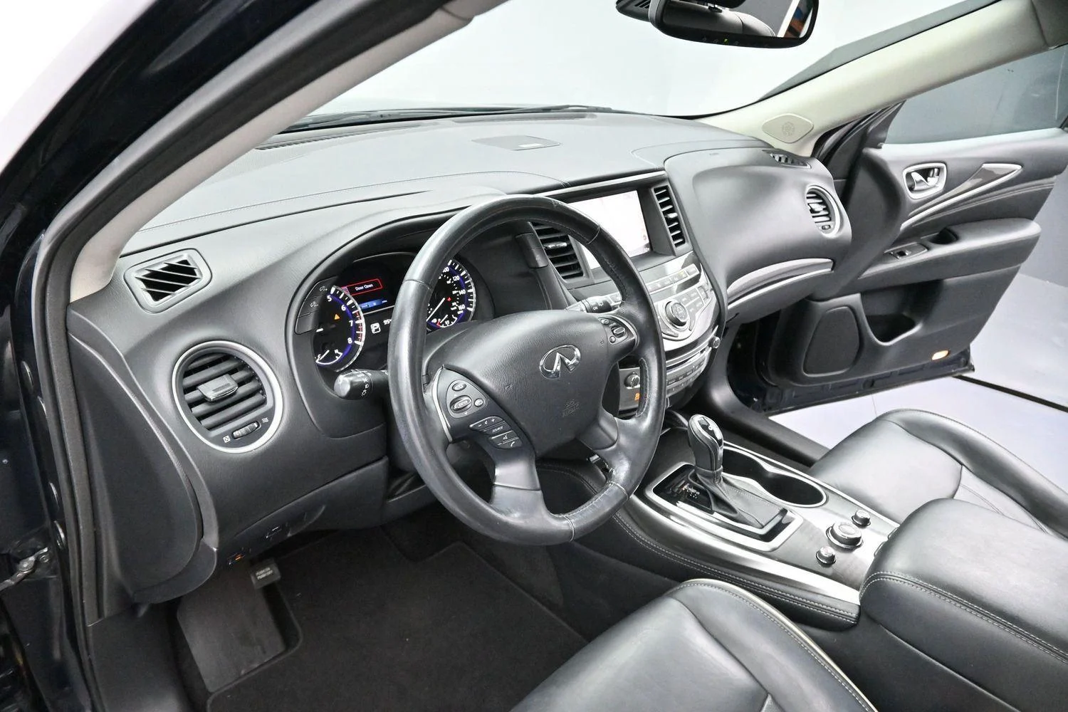 Used 2019 Hermosa Blue INFINITI LUXE image 12