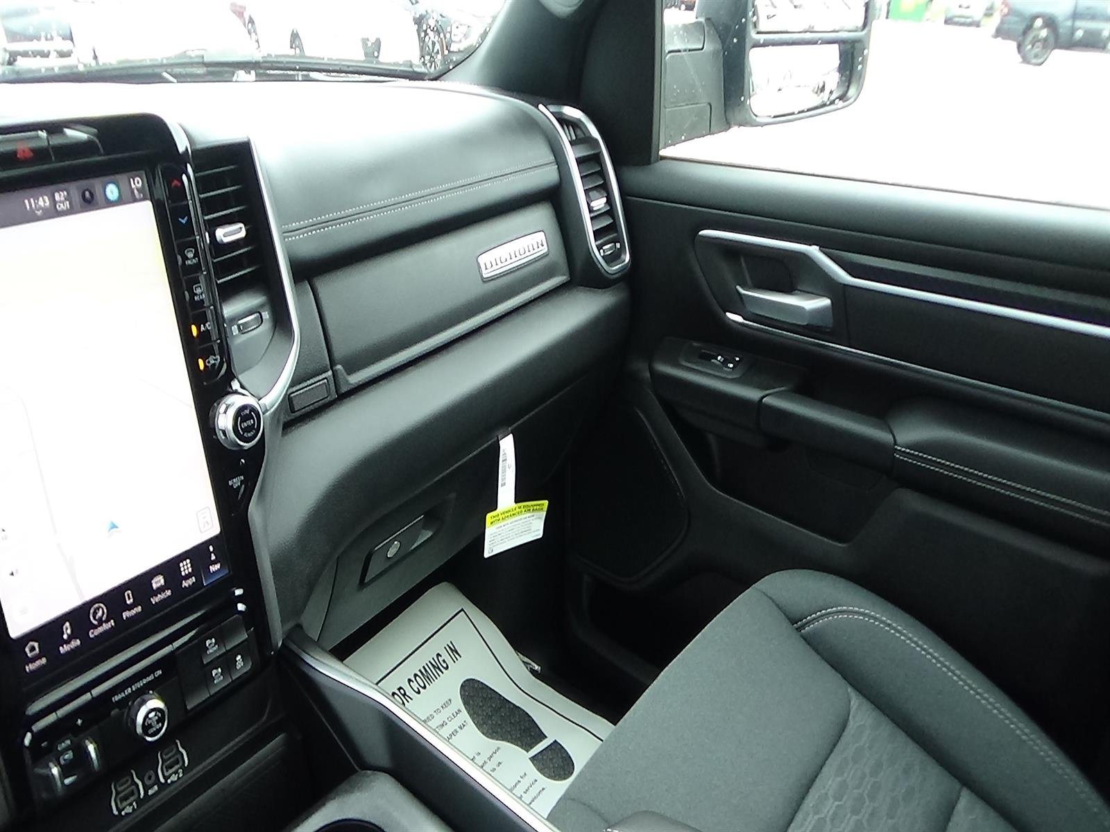 Used 2025 Bright White Clear Coat (pw7) RAM Big Horn image 32
