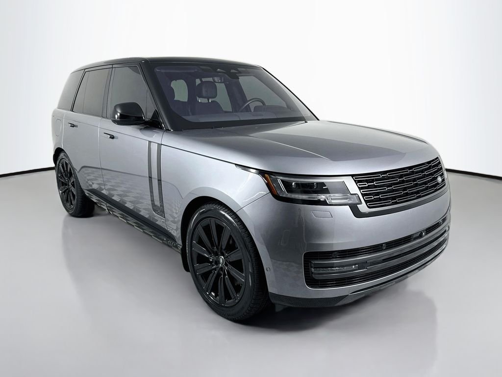 Used 2023 Gray Land Rover SE image 7
