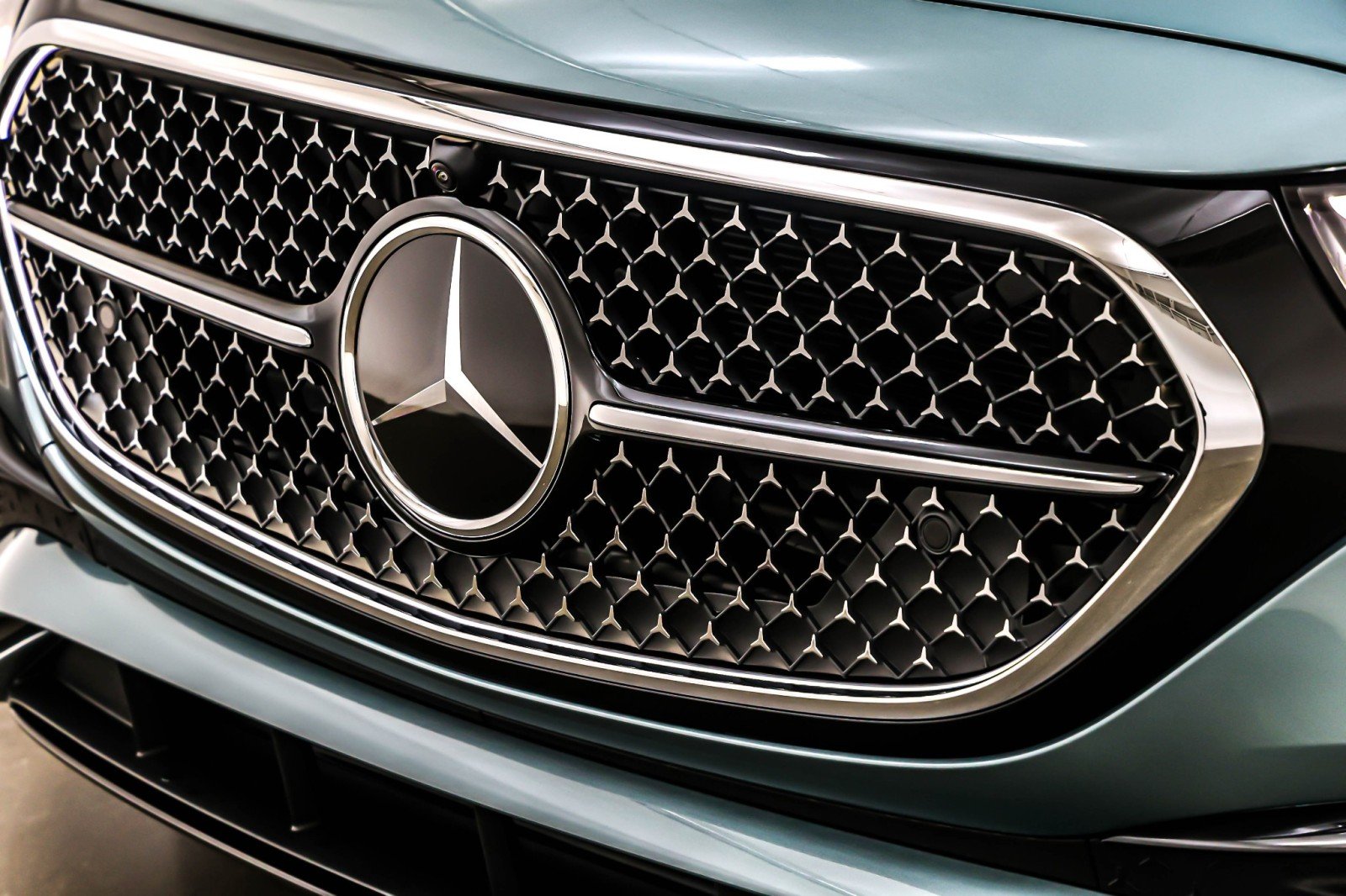 New 2026 Verde Silver Metallic Mercedes-Benz E 350 RWD Sedan image 13