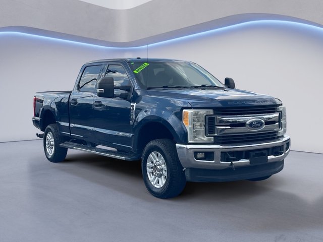 Pre-Owned 2017 Ford F-250 Super Duty XLT 4WD Crew Cab