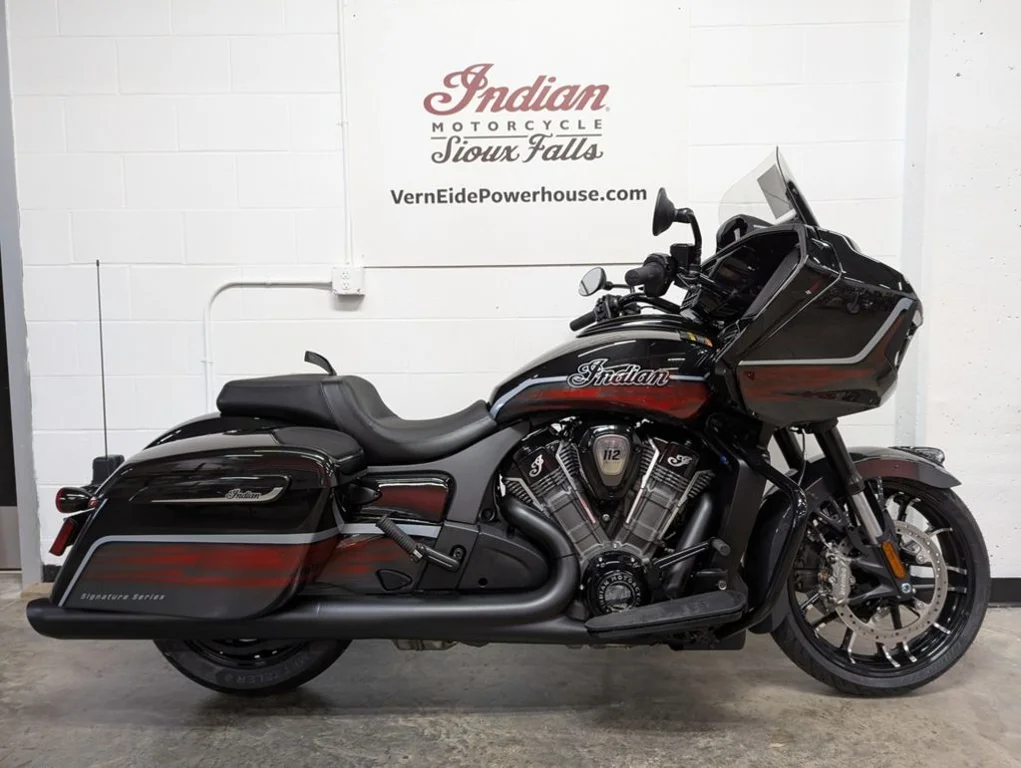 New 2026 Abyss Metallic / Red Alert Indian Motorcycle  image 1