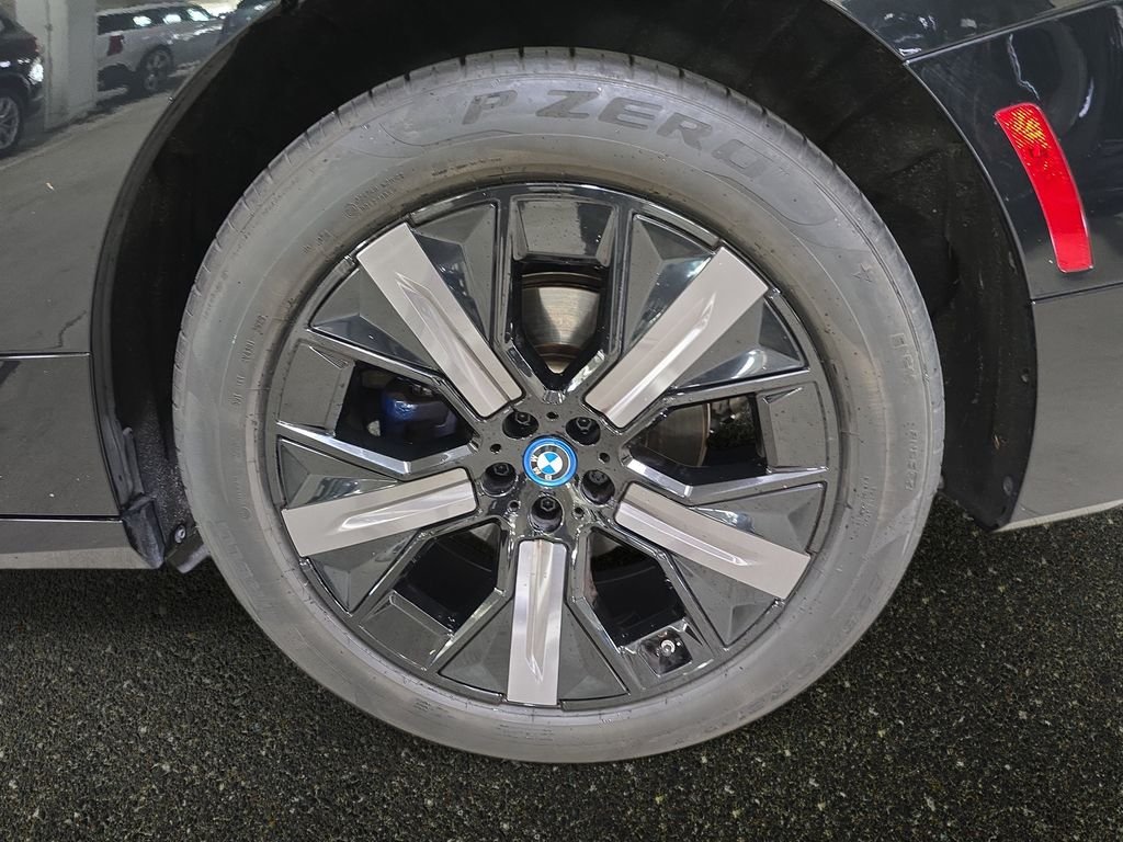 Certified Used 2024 Black Sapphire Metallic BMW xDrive50 image 32