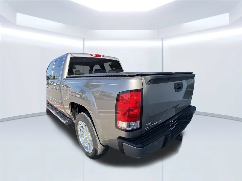 Used 2012 Gray GMC Denali image 14