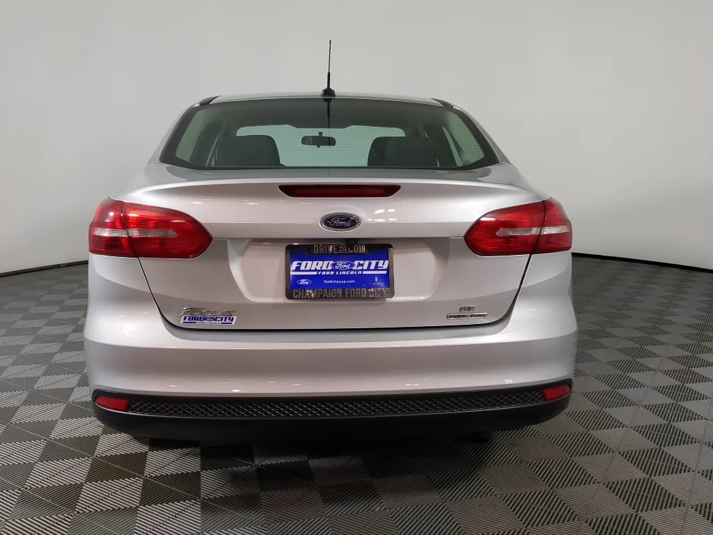 Used 2016 Gray Ford SE image 7