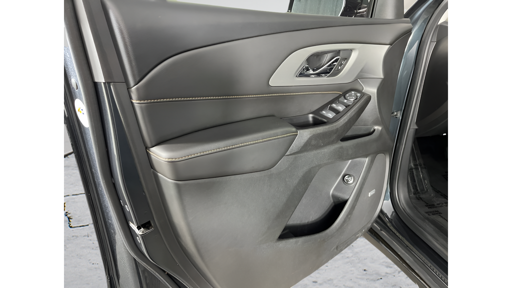Used 2020 Graphite Metallic Chevrolet 3LT image 9
