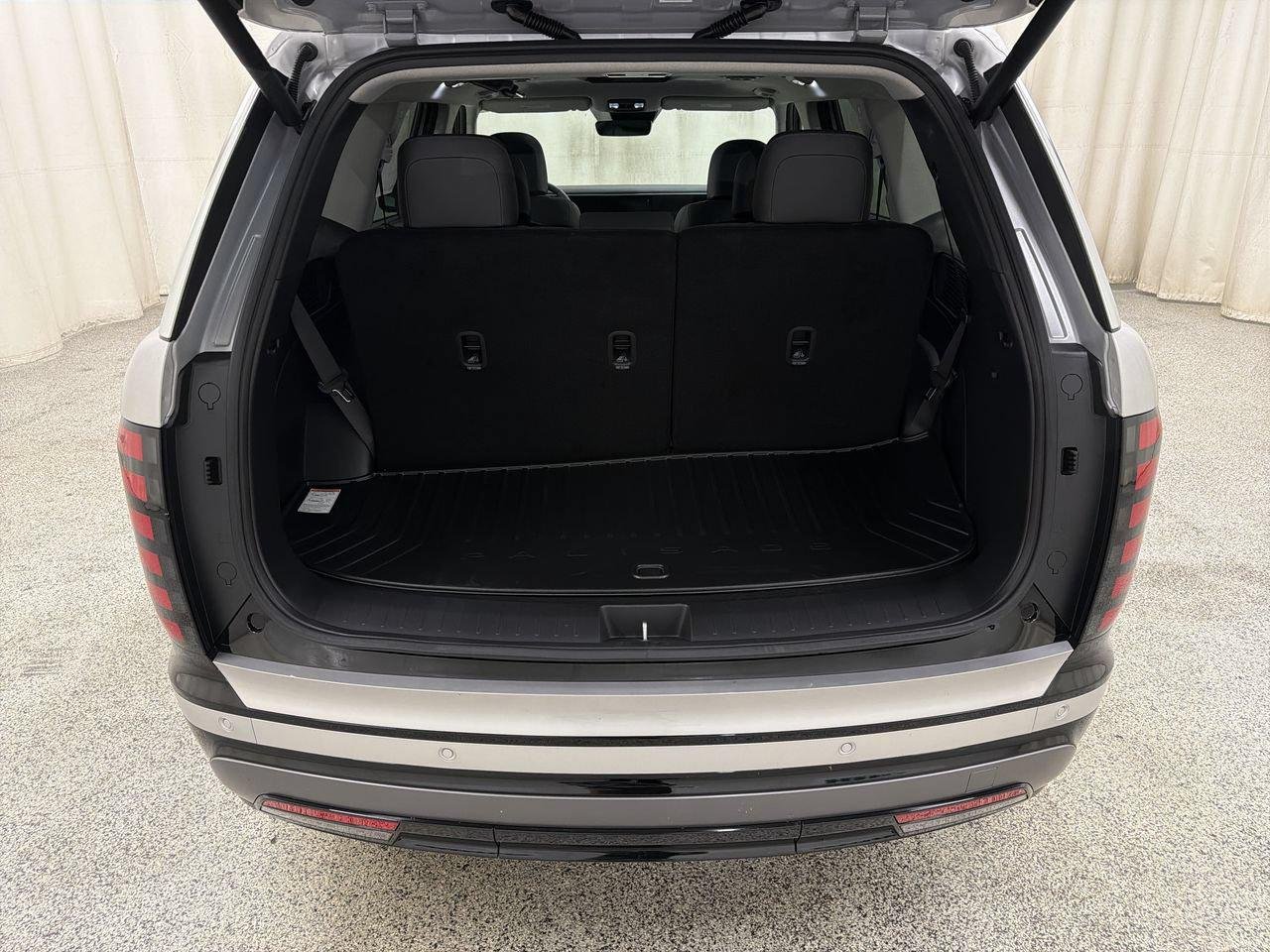 New 2027 Shimmering Silver Hyundai Limited AWD image 17