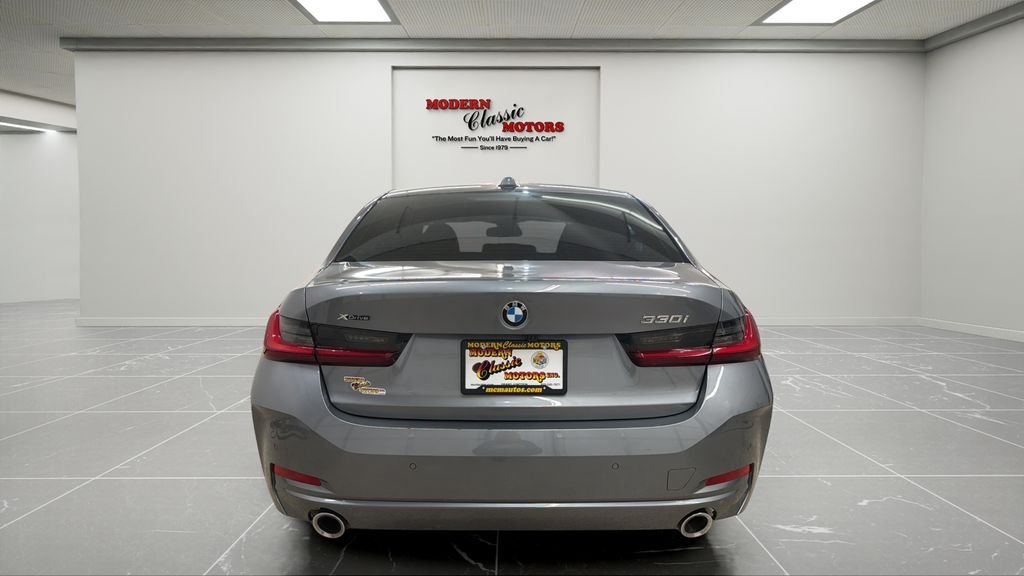 Used 2025 Gray BMW 330i xDrive image 4