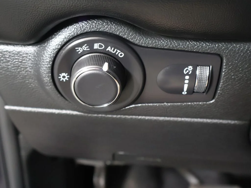 Used 2025 Blue Dodge R/T Plus image 40