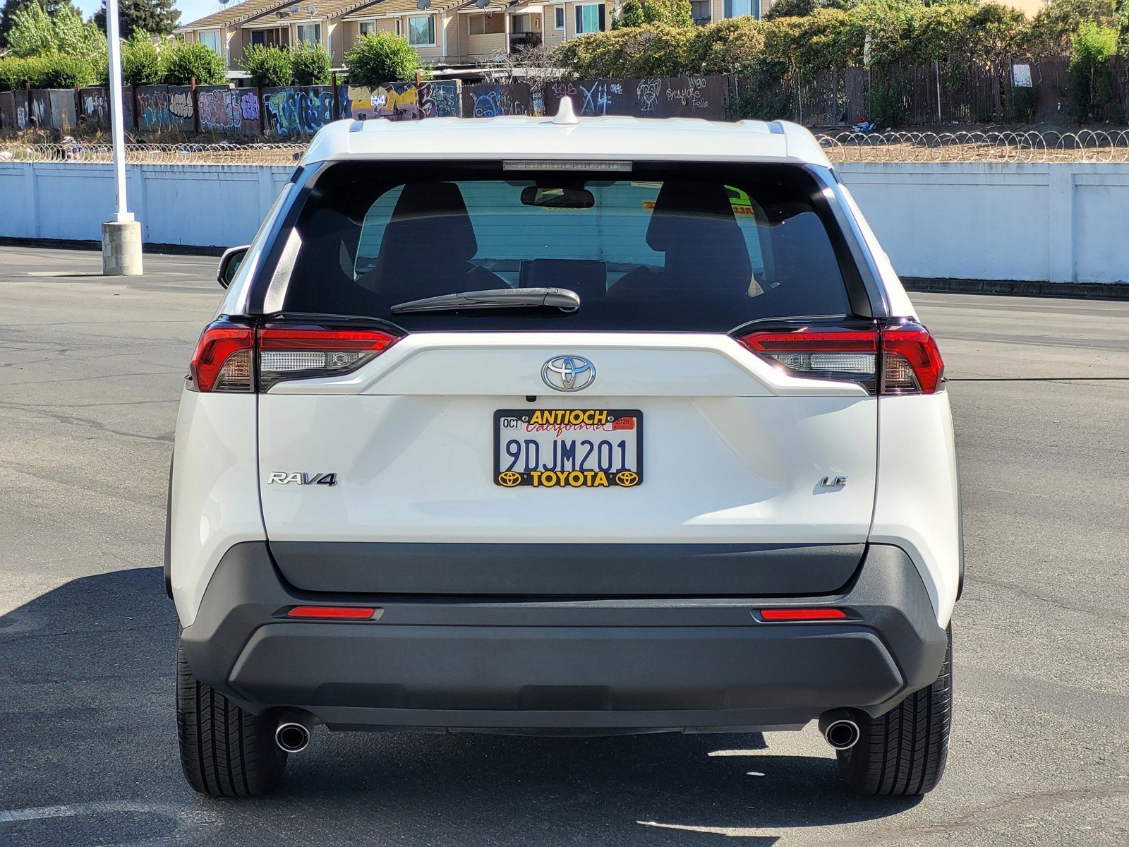 Certified Used 2022  Toyota LE image 5