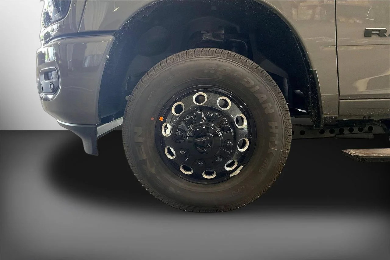 New 2026 Ceramic Gray Clear-Coat Exterior Paint RAM Laramie image 32