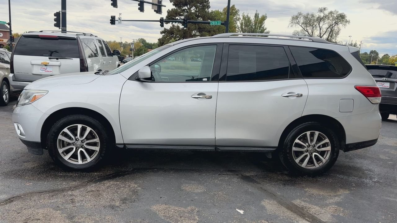 2016 Nissan Pathfinder SL photo 4