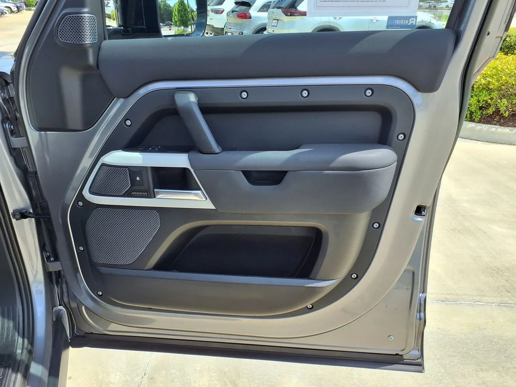 Used 2023 Black Land Rover SE image 19