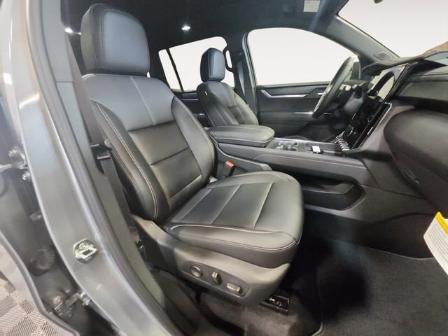 New 2026 Sterling Metallic GMC Elevation image 15
