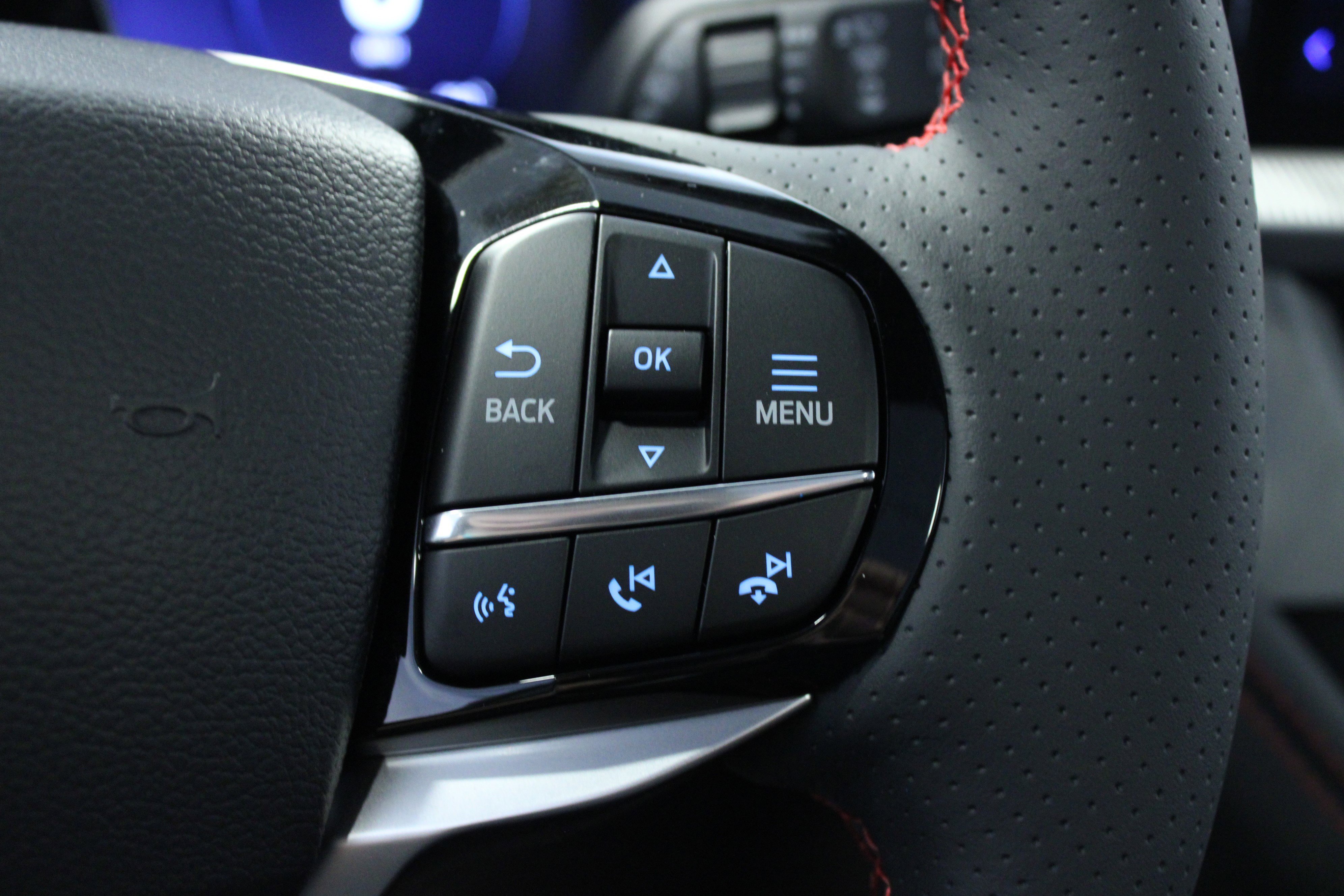New 2026 Carbonized Gray Metallic Ford ST-Line image 22